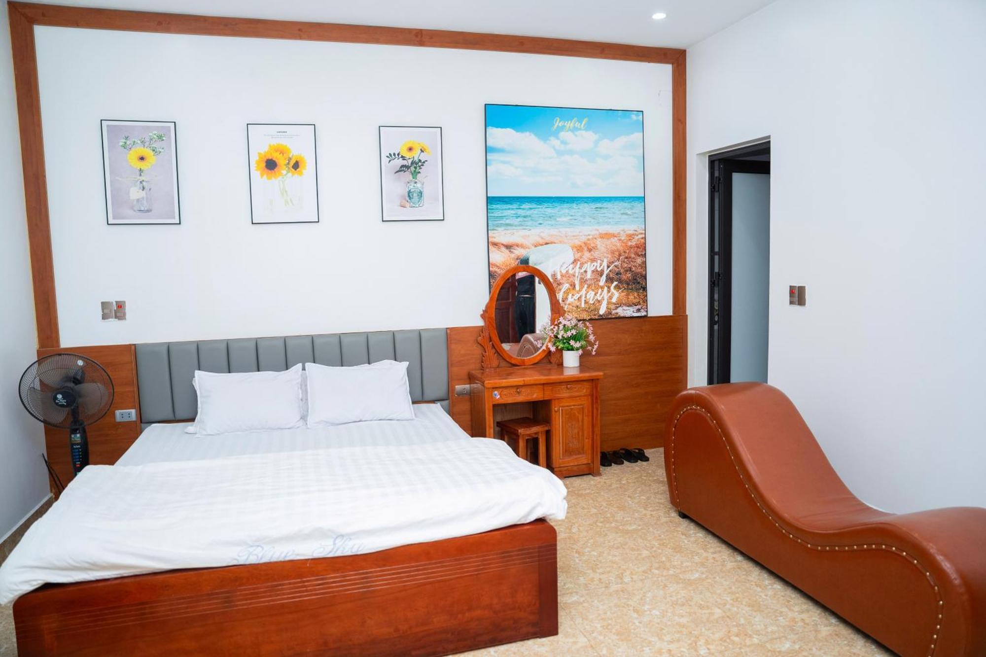 Phuong Hoa Hotel Uong Bi Экстерьер фото