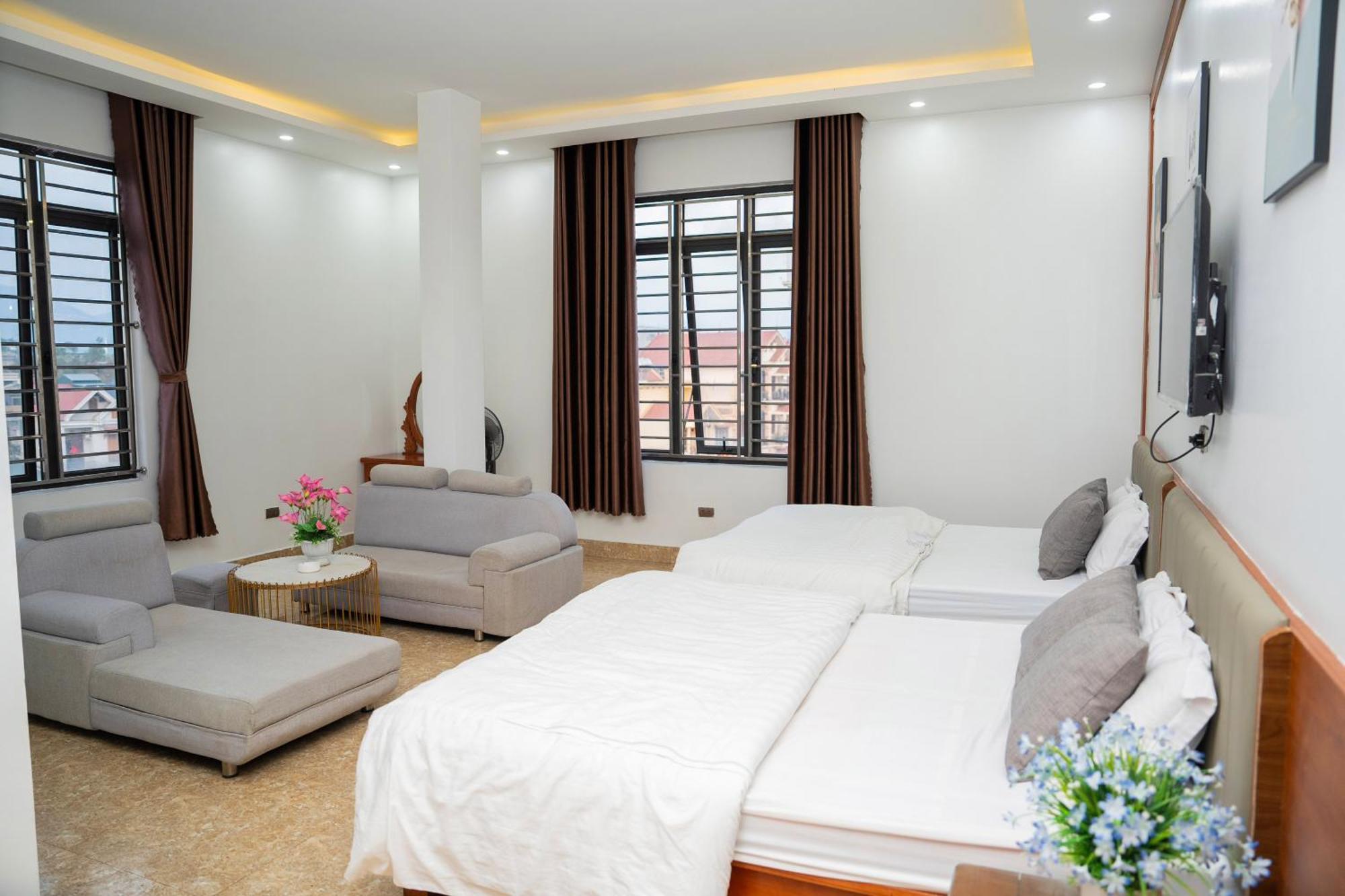 Phuong Hoa Hotel Uong Bi Экстерьер фото